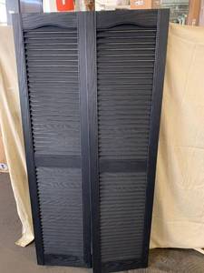lot 3642 image: Lifetime Vinyl Shutters