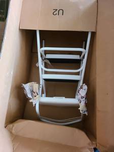 lot 1522 image: White Step Stool (missing 2 bolts)