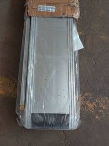lot 5902 image: HomCom 6-8 Aluminum Foldable Wheelchair Ramp