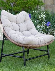 lot 1441 image: Outdoor Rattan Papasan Chairs with Cushions