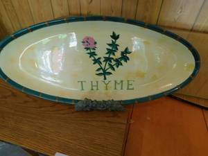 lot 8051 image: Display Plate Of Thyme