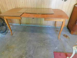 lot 8014 image: Elegant Dining Room Table