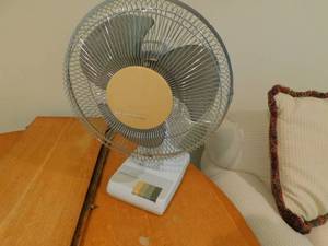 lot 8066 image: Table Fan