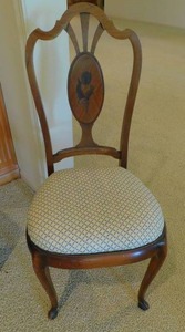 lot 8012 image: Vintage Side Chair