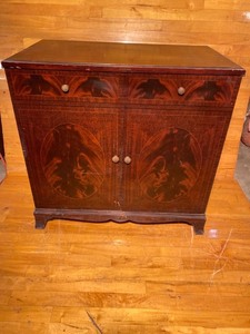 lot 2047 image: RCA Victor Victrola Radio and Dual Slide our Record Players