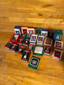 lot 2075 image: Lot of 25 older Hallmark Ornaments