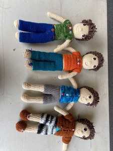 lot 2080 image: 4 knit dolls