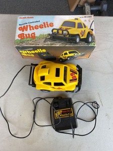lot 2099 image: RadioShack remote controlled wheelie bug