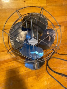 lot 2111 image: Vintage Robbins and Myers table or wall fan in the art deco style