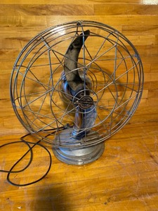 lot 2112 image: Vintage Fresh��nd Aire large fan with propeller style blade