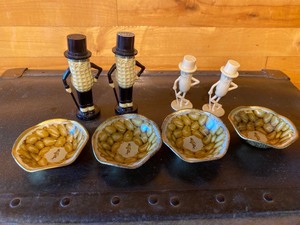 lot 2124 image: Lot of vintage Mr. peanut items salt and pepper shakers and little nut bowls 10