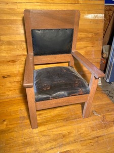 lot 2131 image: De Moulin Brothers Oak Chair