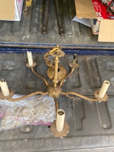 lot 2136 image: Vintage chandelier with crystals
