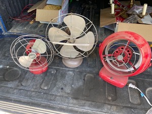 lot 2137 image: Lot of three vintage small fans