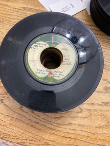 lot 2144 image: Lot of 50 45 RPM records Lot 6
