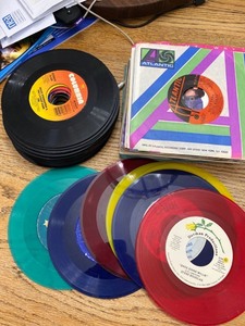 lot 2152 image: Lot of 55 vintage 45 RPM records