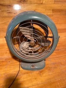 lot 2156 image: Vintage Vornado fan model 38C2-1