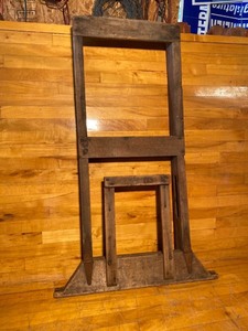 lot 2160 image: Vintage handsaw vice