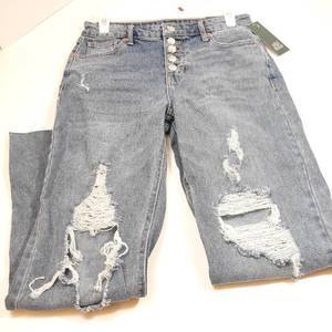 lot 1024 image: Womens High-Rise Distressed Straight Ankle Length Jeans - Wild Fable Light Wash 4