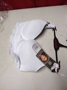 lot 7537 image: intimates white bra 38d