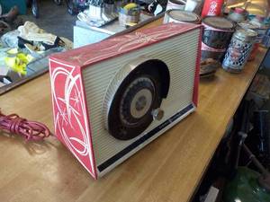 lot 5753 image: pinstriped mid century radio