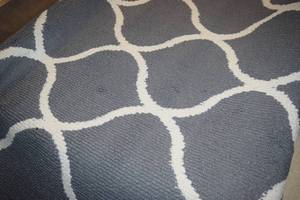 lot 63 image: Area Rug 5 x 7 Gray