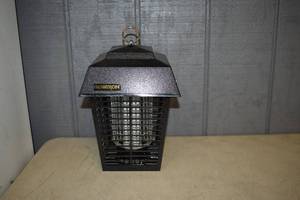 lot 142 image: Flowtron Bug Zapper