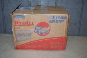 lot 178 image: 160 Wypall Wipers Blue