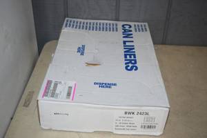 lot 291 image: 500 Can Liners Trash Bags 8-10 Gallon Black