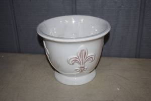 lot 294 image: 12 French Country Flower Pots 5.5 tall and 7 diameter
