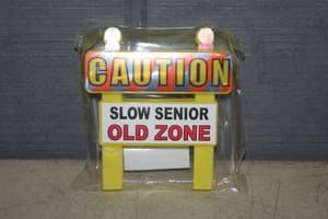 lot 317 image: 18 Mini Old Zone Barricades