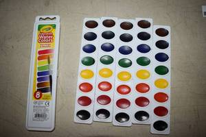 lot 320 image: Crayola Classpack Watercolors - 13 Sets and 5 Refills