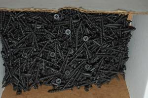 lot 414 image: 5 Pounds Drywall Screws 1 12