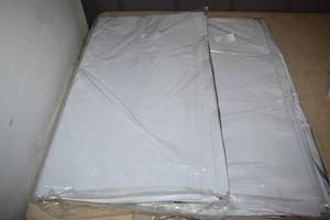 lot 147 image: 100 Poly Bags Mailing Bags 24 x 24