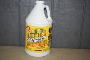 lot 200 image: Gallon Krud Kutter Mold and Mildew Stain Remover Pressure Washer Concentrate