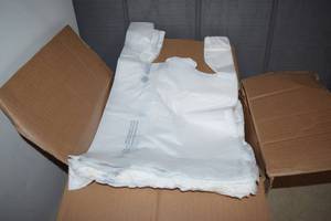 lot 206 image: 1000 T-Shirt Bags