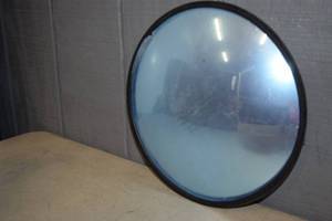 lot 305 image: 12 Acrylic Security Mirror