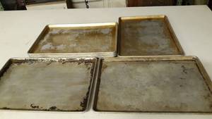 lot 48 image: 6 Full Size Sheet pans