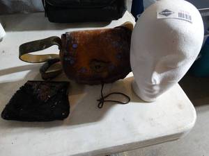 lot 3178 image: Coin Purse, Hand bag and Mannequin Head