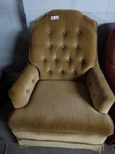 lot 3168 image: Vintage Yellow Arm Chair