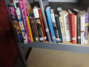 lot 3166 image: Large Lot of Books