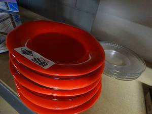 lot 3165 image: Lot of 5 Red Oops Dinner plates and 3 Clear Glass Plates