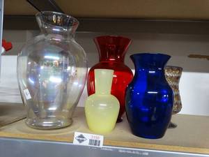 lot 3150 image: Decorative vases