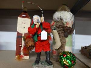 lot 3149 image: Christmas decor