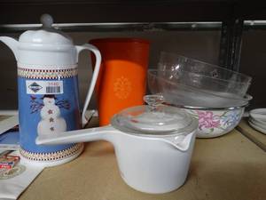 lot 3140 image: Lot of kitchen items