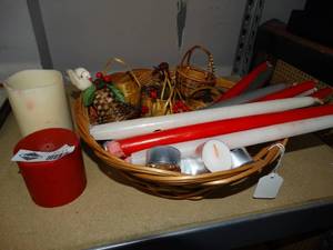 lot 3131 image: Basket & candles