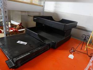 lot 3127 image: Office paper trays