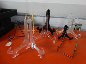 lot 3126 image: Lot of various plate holders easels