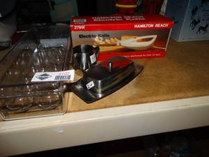 lot 3102 image: Hamilton Beach electric knife in box & misc.