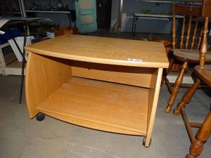 lot 3100 image: 2 shelf TV stand on wheels